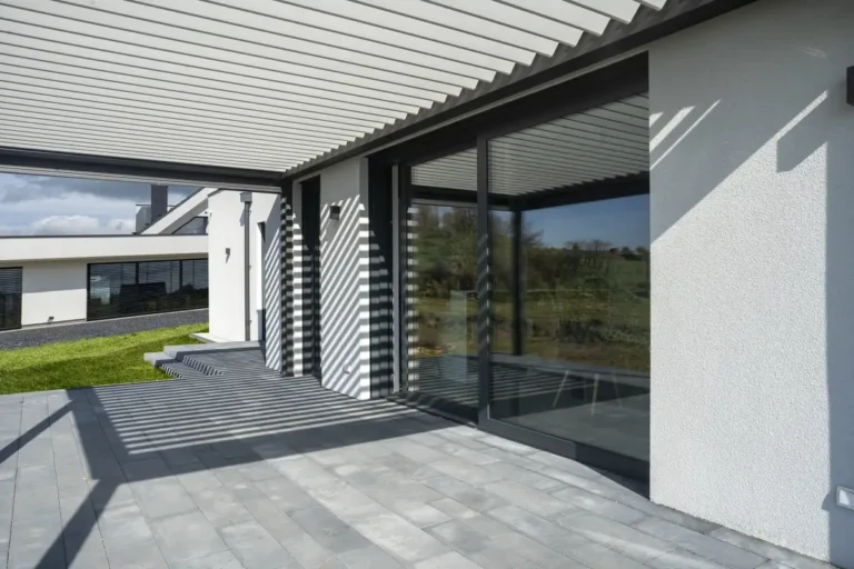 bioklimaticka-pergola-zlin-detail-vstupu